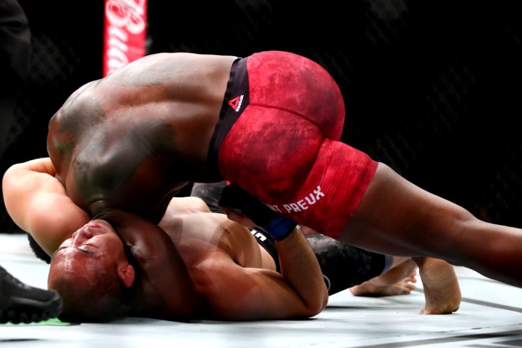 Top 5 UFC Signature Moves And Who Used Them Later 8 Von Flue Choke is a tough and rare one